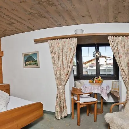 Haus Stefanie - Adults Only בית הארחה זיפלד אין טירול